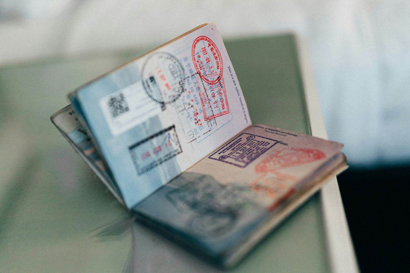 The Guardian: Germania îndeamnă UE să reducă vizele de vacanţă ale ruşilor